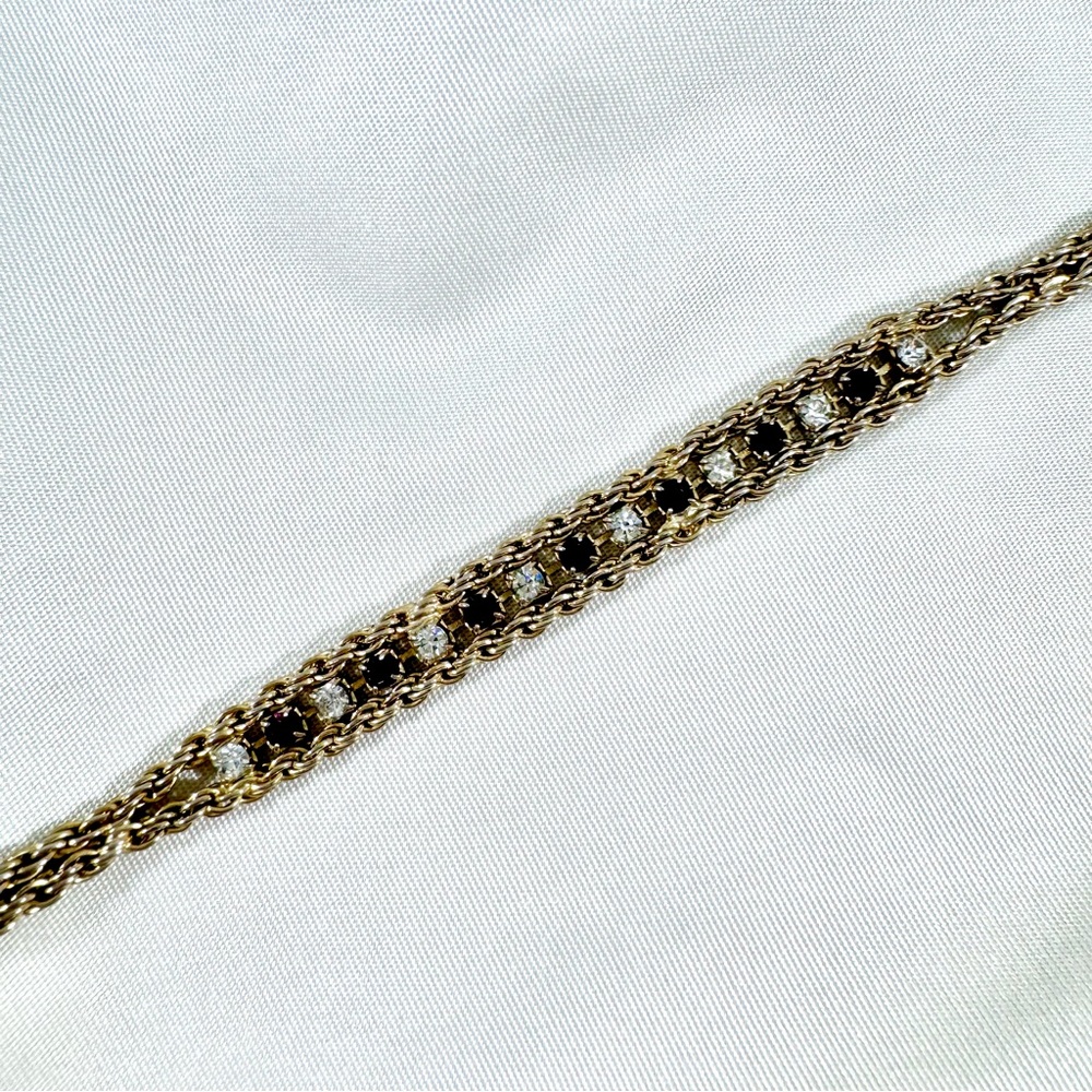 Vintage unique rope bracelet in gold tone and rhinestones in excellent condition